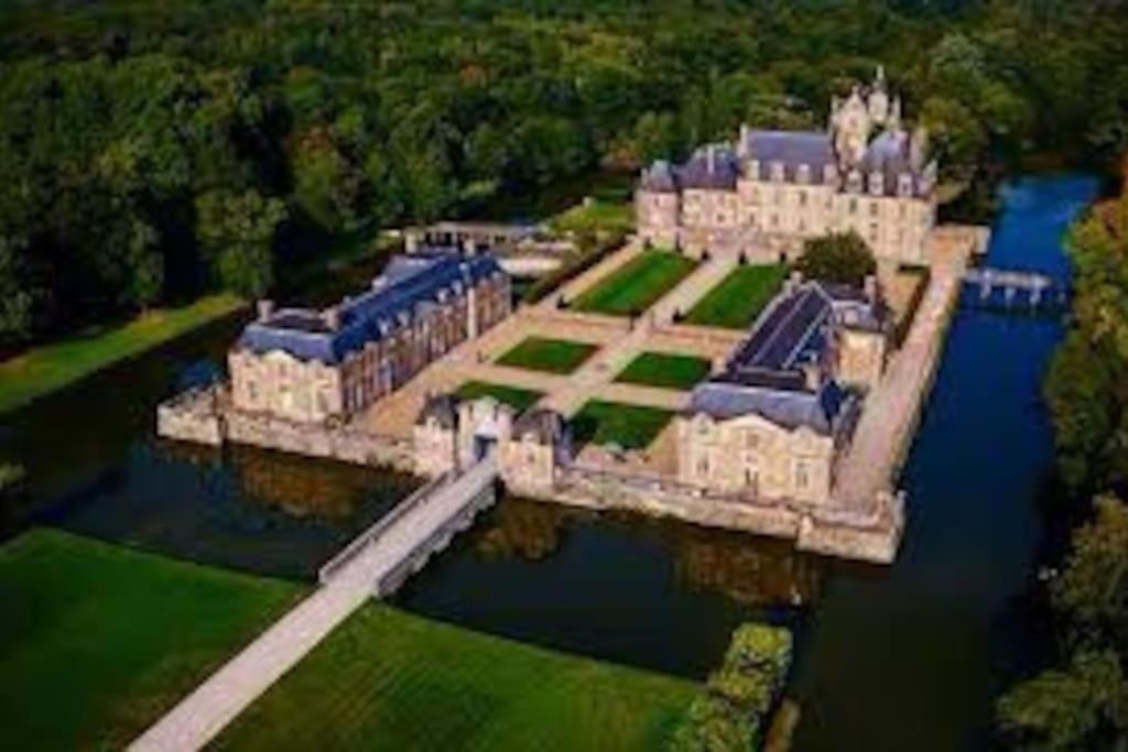 Maison Au Milieu Des Bois Et Des Animaux Jouy-le-Potier Екстер'єр фото